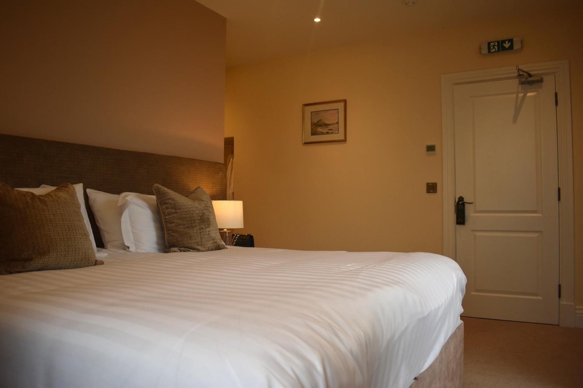 Tobervilla Guest House 카헤르다니엘 외부 사진